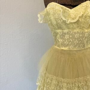 Women’s XS Dress Yellow Lace Tulle Gown Strapless Tiered Prom Bridal Dress Rare